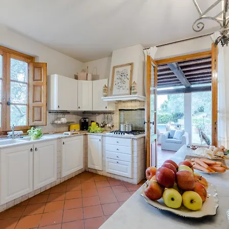 Arsina, Modern Italian Tradition. Private Pool Villa Lucca