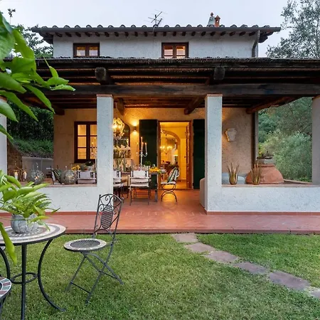 Villa Arsina, Modern Italian Tradition. Private Pool